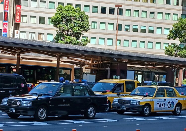 Uber beginnt Testbetrieb in Tokio – Taxi-Lobby bleibt wirksam