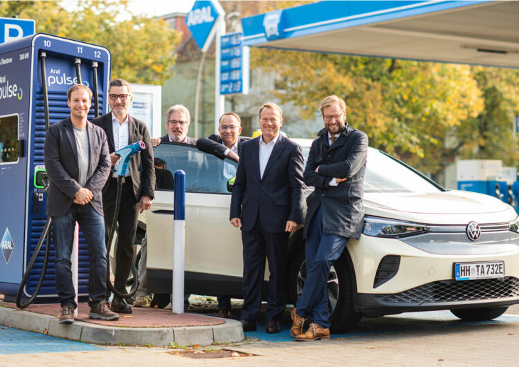 Exklusives, aber leider auch geheimnisvolles Angebot für Hamburger E-Taxis