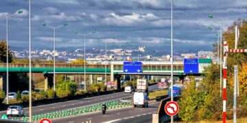 Operation Schnecke: Taxifahrer bremsen Verkehr in Frankreich aus