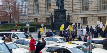 Demo in Berlin: viel Kampfgeist und Zuversicht, wenig Politiker