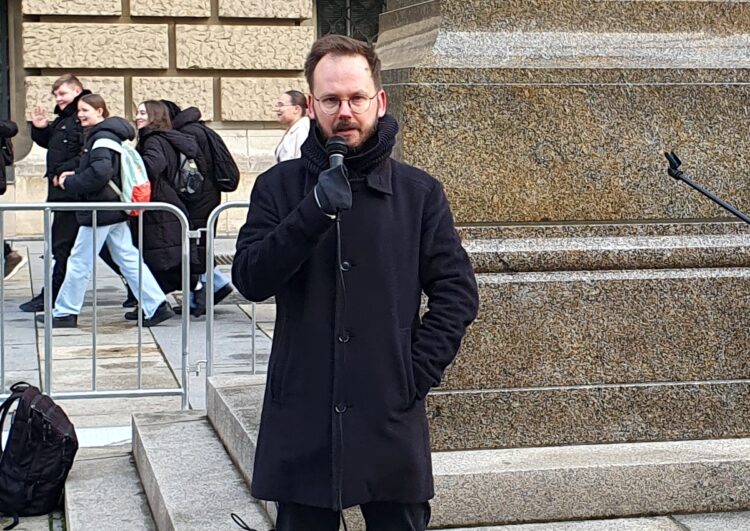 Demo in Berlin: viel Kampfgeist und Zuversicht, wenig Politiker