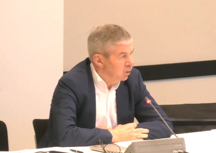 Berliner Mindestfahrpreise, Teil 2: Drei Juristen, zwei Meinungen