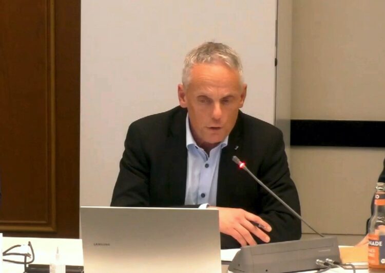 Berliner Mindestfahrpreise, Teil 1: Dringlicher Antrag angenommen