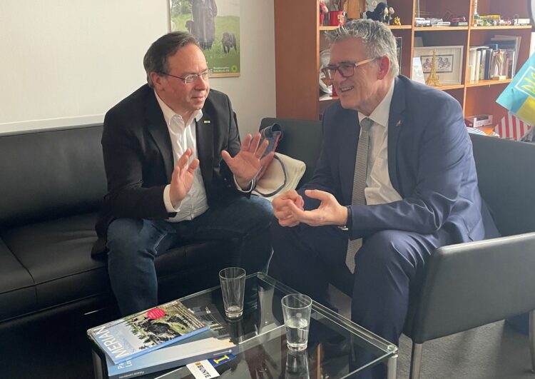 Lähmendes Eichgesetz: Politiker Carsten Müller hakt bei Prüfbehörde nach