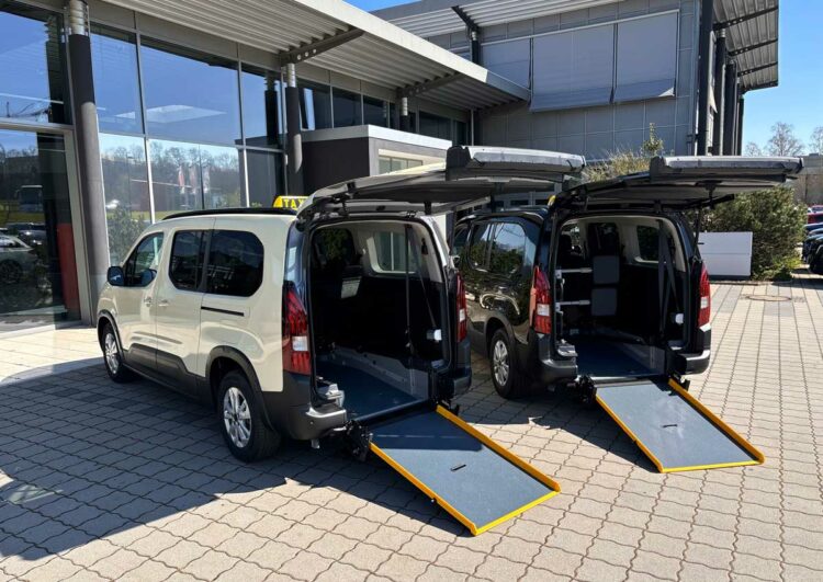 Rollstuhlauto + Taxi = Rollstuhltaxi