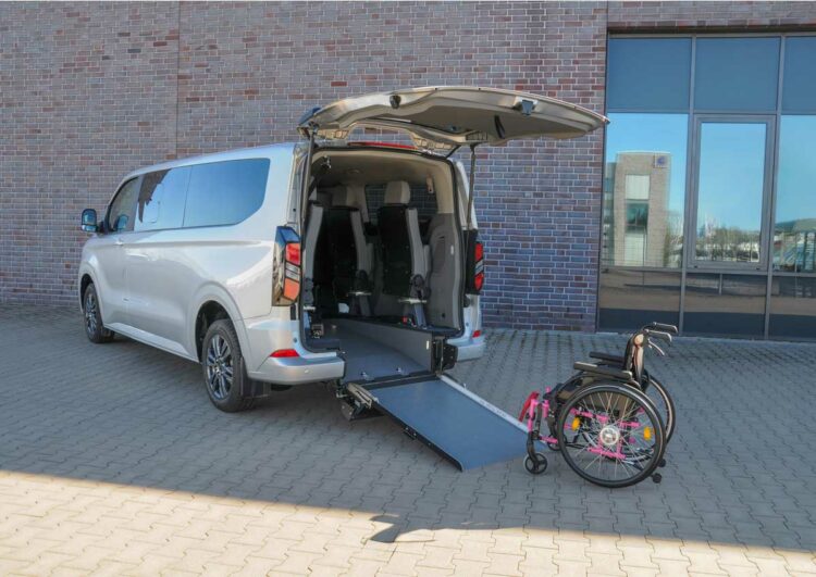 Rollstuhlbeförderung auf Augenhöhe