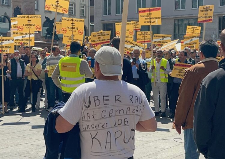 Nach Rückzug der Stadt: Münchner Taxler sind auf 180