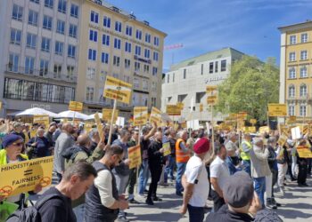 Nach Rückzug der Stadt: Münchner Taxler sind auf 180