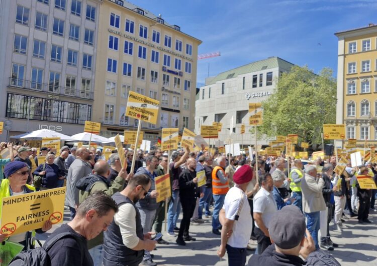 Nach Rückzug der Stadt: Münchner Taxler sind auf 180