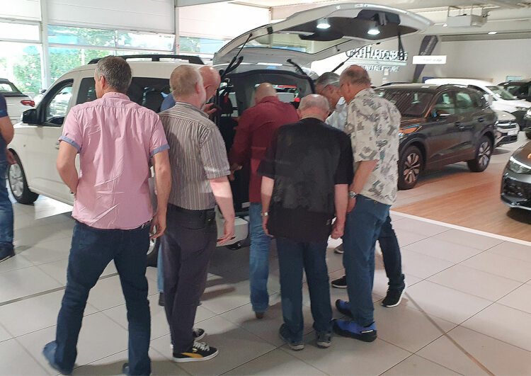 Volkswagen Neuigkeiten beim 11. VW-Taxi-Abend