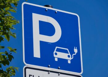 Exklusive E-Taxi-Ladesäulen auf Lidl-Parkplätzen