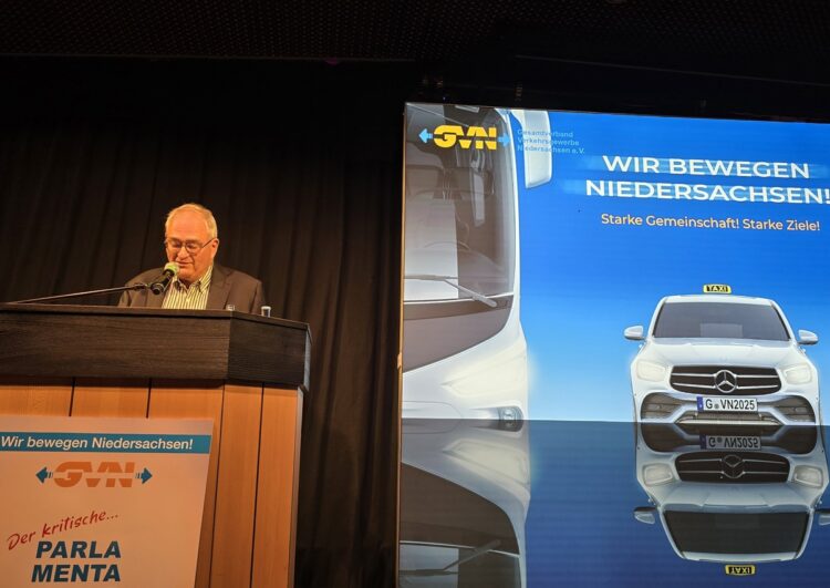 Moin Allerseits: Erster Arbeitstag von Neu-Minister Tonne bei den Taxlern