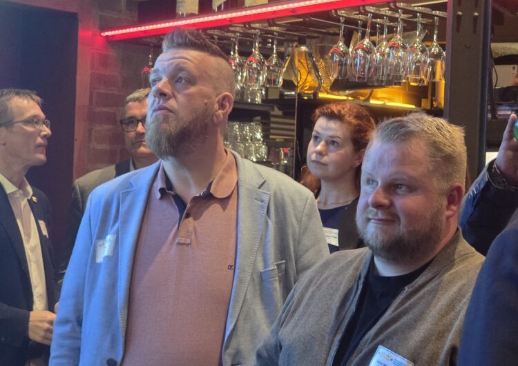 Moin Allerseits: Erster Arbeitstag von Neu-Minister Tonne bei den Taxlern