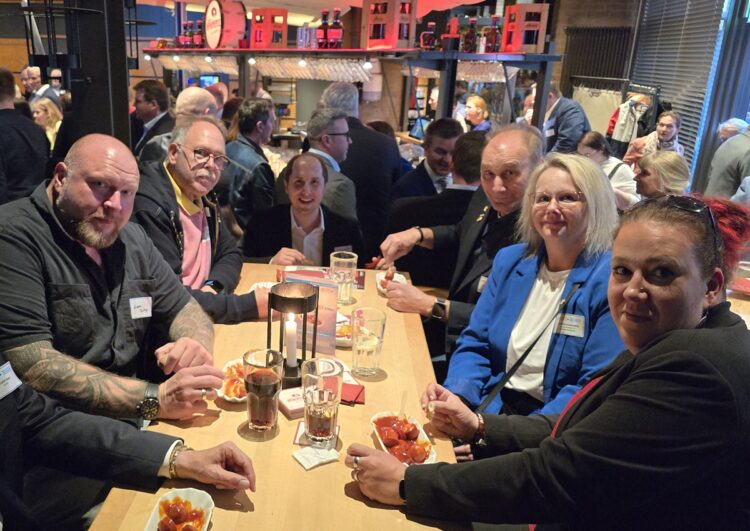 Moin Allerseits: Erster Arbeitstag von Neu-Minister Tonne bei den Taxlern