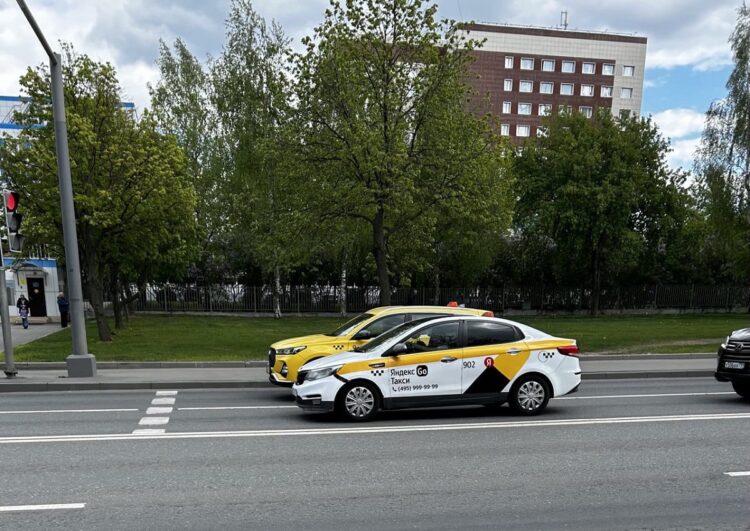 Russisches Militär blockiert Taxigewerbe