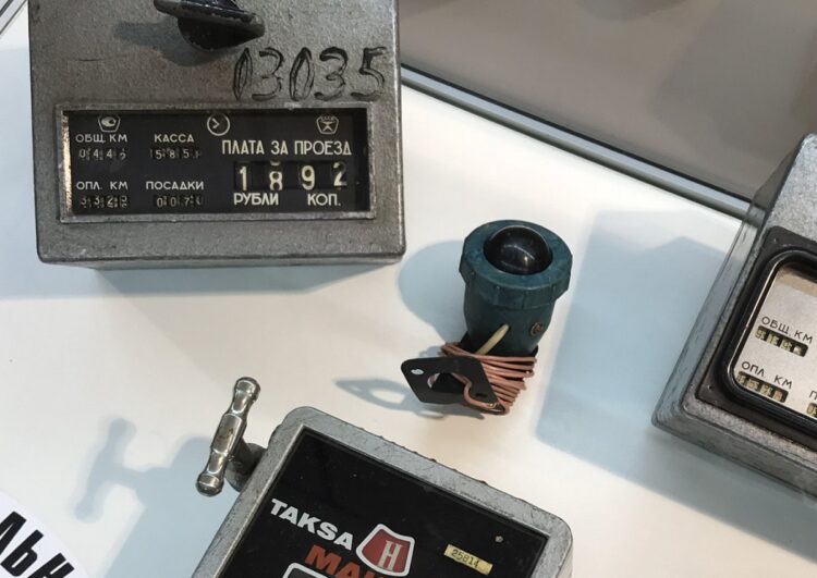 Russisches Militär blockiert Taxigewerbe