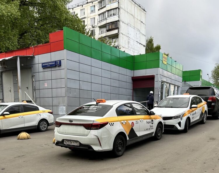 Russisches Militär blockiert Taxigewerbe