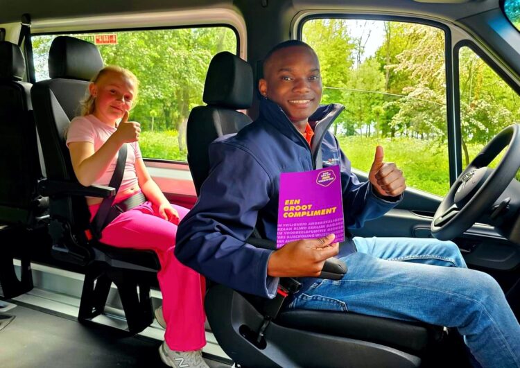 Gewaltige Geste: Niederlande feiern den Nationalen Tag der Taxifahrer