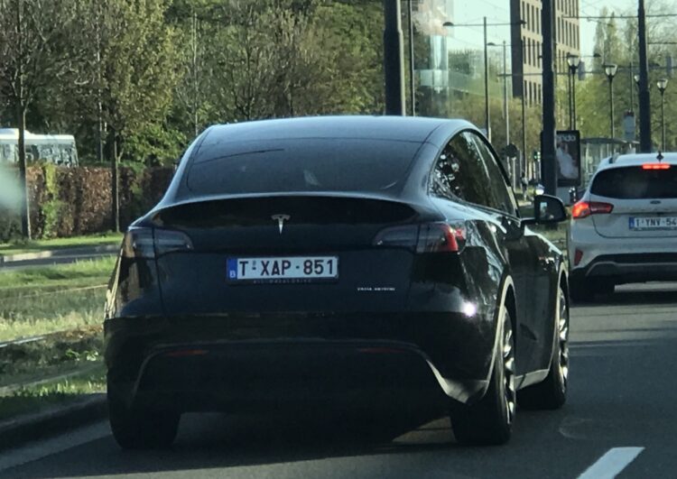 NHTSA stellt Tesla-AutoPilot-Technologie in Frage