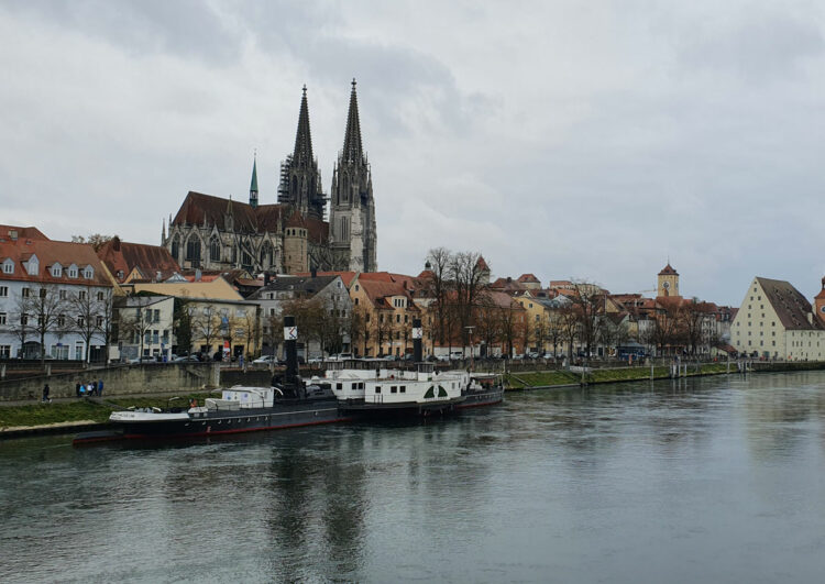 Free Now und Taxizentralen: Zwangs- oder Zweckehe?