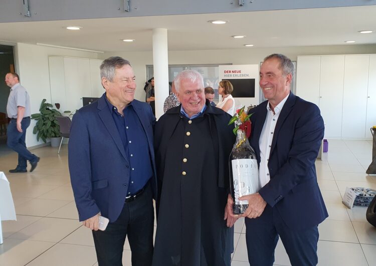 Prominenter Besuch beim 125-jährigen Jubiläum der Berliner Taxi-„Innung“