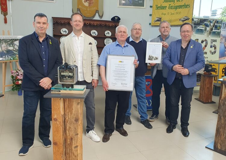 Prominenter Besuch beim 125-jährigen Jubiläum der Berliner Taxi-„Innung“