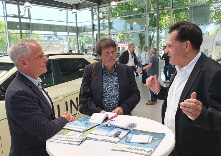 Prominenter Besuch beim 125-jährigen Jubiläum der Berliner Taxi-„Innung“