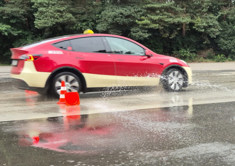 Fahrsicherheitstraining acht-elf-elf Das Taxi Gmbh