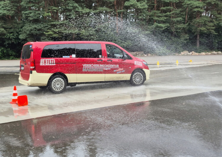 Fahrsicherheitstraining acht-elf-elf Das Taxi Gmbh