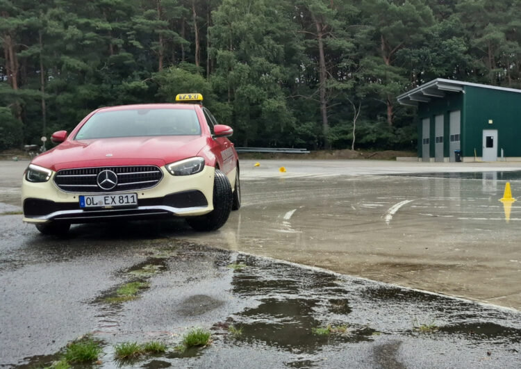 Fahrsicherheitstraining acht-elf-elf Das Taxi Gmbh