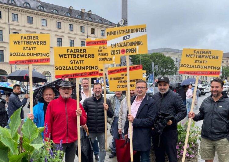 Münchner Protest-Demo mit gekauften Uber-Fahrern