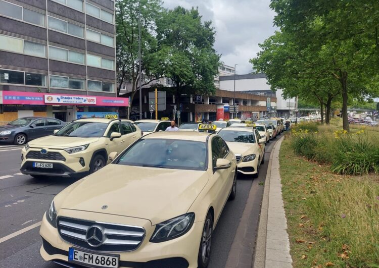 Essener Taxidemo 25-07-09