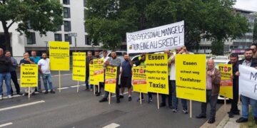 Taxidemos: Essen serviert den Nachtisch