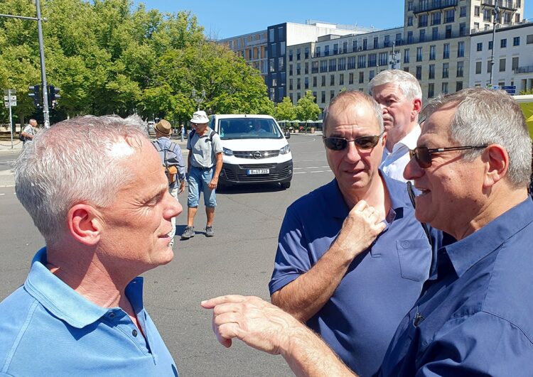 Taxi-Aktionstag in Berlin: direkte Aufklärung an Uber-Nutzer