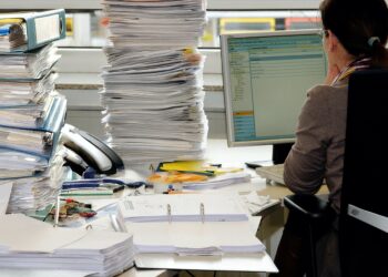 Taktische Überlastung: Kriminelle fluten Behörden mit Konzessionsanträgen