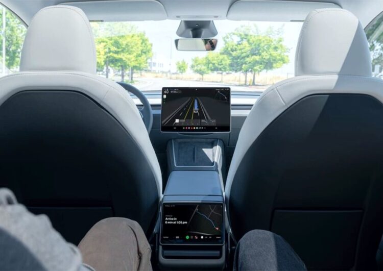 Tesla plant Einführung von Robotaxis in New York City