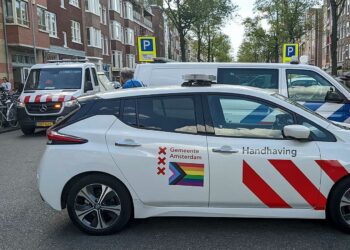 Protest der Uber- und Bolt-Fahrer in Amsterdam – Streikbrecher mit Eiern beworfen