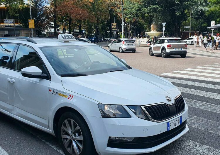 Taxi-Notstand: Gastwirte in Südtirol schlagen Alarm