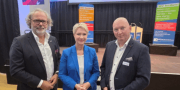 Schwierige Lage: Taxi-Dialog mit Ministerpräsidentin Schwesig