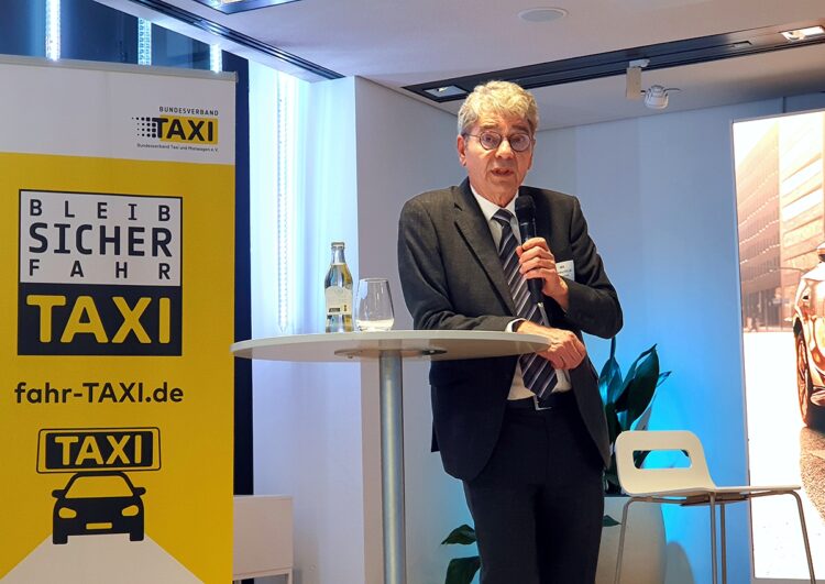 Taxiverband warnt: Politikversagen stärkt extreme Parteien