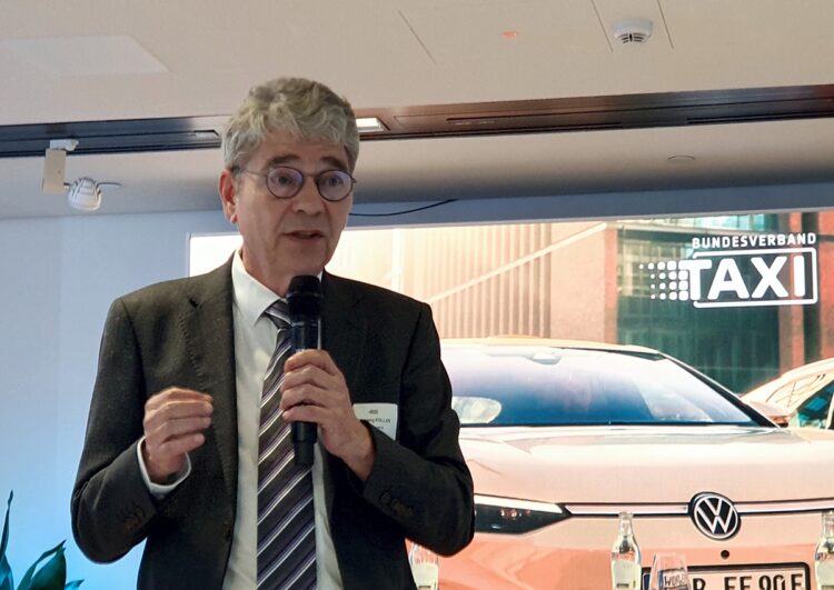 Taxiverband warnt: Politikversagen stärkt extreme Parteien