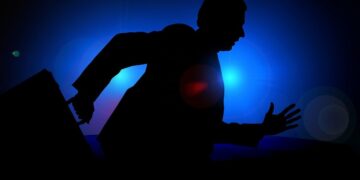 Symbolbild, Geschäftsmann auf der Flucht, pixabay