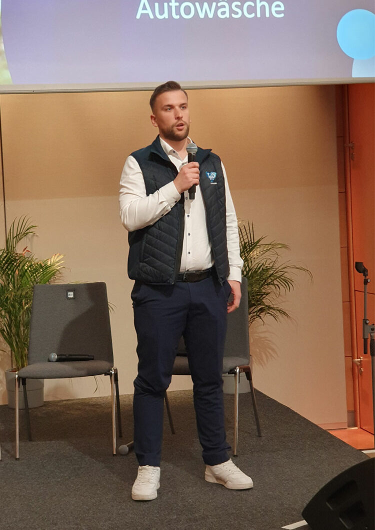 Fahrzeugwäsche mit fast 50 Prozent Taxi-Rabatt