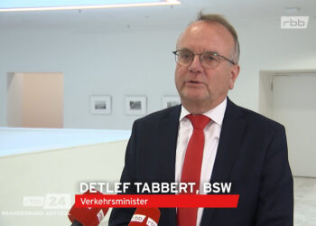 Uber-Problem in Brandenburg: Minister Tabbert in der Kritik