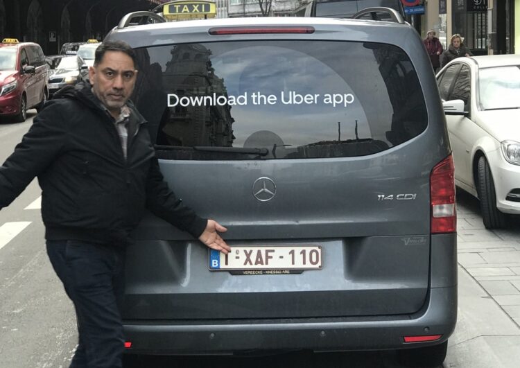 Beitragsfoto: Uber-Fahrer in Antwerpen. Foto: Wim Faber