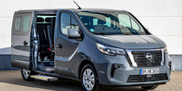 Nissans flexible Lösung für Rollstuhlbeförderung und Taxi