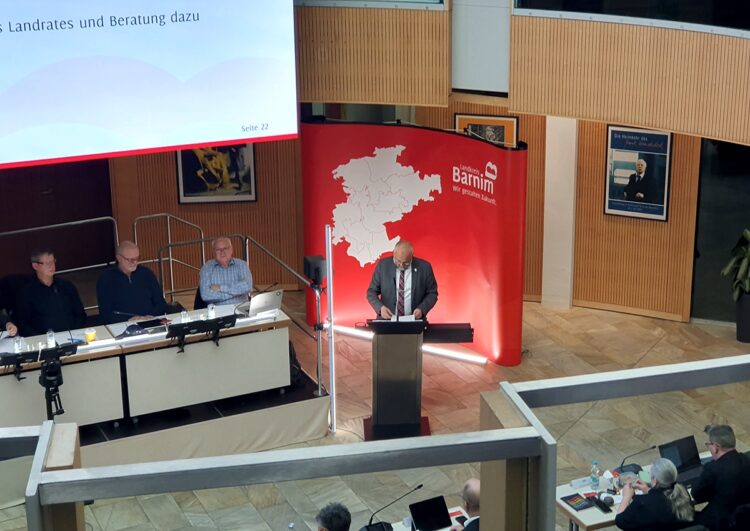 MBE im Berliner Umland: Schopf unterstützt und informiert