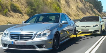 Liegengebliebenes E-Taxi abschleppen – möglich oder lieber nicht?