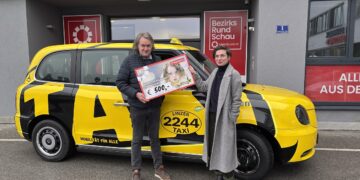 Taxi 2244 zeigt Herz: 500 Euro Hilfe für schwerkranken Jungen