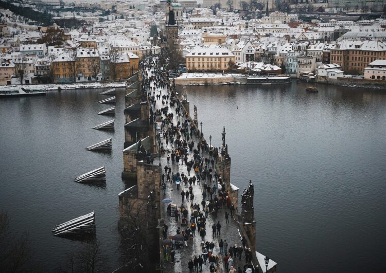 Prager Flughafen-Taxis: Kartellstrafe in Millionenhöhe